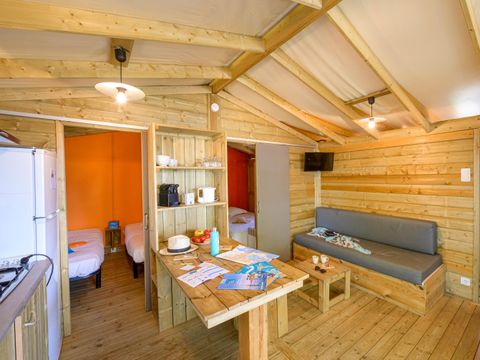 TENTE TOILE ET BOIS 4 personnes - Cabane Lodge Cosyflower PREMIUM 38m² (2 chambres) dont terrasse couverte 10m² + TV + draps inclus