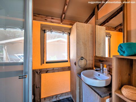 TENTE TOILE ET BOIS 5 personnes - Ecolodge Cotton Toilée CONFORT 32m² (2 chambres) + terrasse couverte 11m² + TV