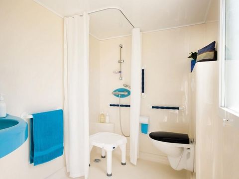 MOBILHOME 4 personnes - Mobil-home STANDARD 29m² (2 chambres) + terrasse adaptée pour les Personnes à Mobilité Réduite
