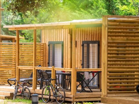 MOBILHOME 4 personnes - Homeflower PREMIUM 29m2 (2chambres) + terrasse + lave-vaisselle + TV + draps inclus 4/5pers.
