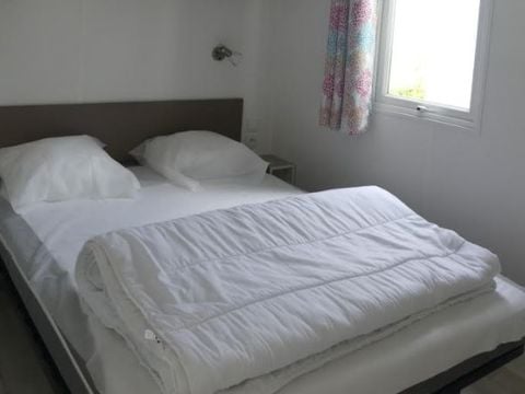 MOBILHOME 2 personnes - Mobil home Confort 18m² - 1 chambre + terrasse couverte + TV 2 pers