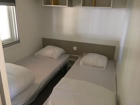 MOBILHOME 6 personnes - Homeflower Premium 31m² - 3 chambres + terrasse semi-couverte + lave-vaisselle + TV 6 pers