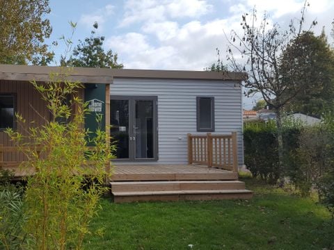 MOBILHOME 6 personnes - Homeflower Premium 31m² - 3 chambres + terrasse semi-couverte + lave-vaisselle + TV 6 pers