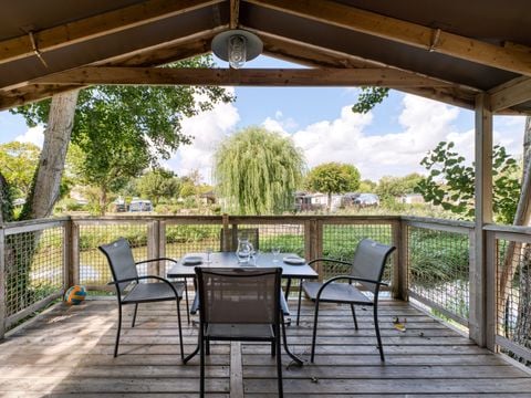 Lodge 5 personnes - Sweetflower Lodge Premium 32m² - 2 chambres + terrasse couverte +TV 4/5 pers