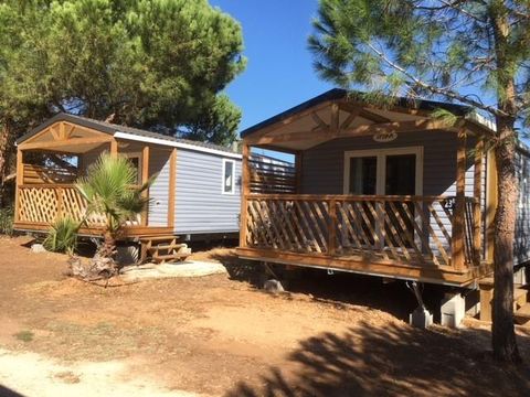 MOBILHOME 4 personnes - Mobil-Home ROMARIN Confort 32m² (2 chambres)+ - terrasse couverte 8 m² - TV + Climatisation 1/5 pers