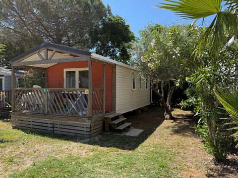 MOBILHOME 4 personnes - Mobil-Home ROMARIN Confort 32m² (2 chambres)+ - terrasse couverte 8 m² - TV + Climatisation 1/5 pers