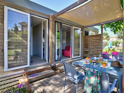 Mobilhome 4 personnes - Mobil-home ORANGER Premium 33m2 (2 chambres) terrasse couverte 19m2- 2 SDB + LV + TV + Climatisation 1/5 pers