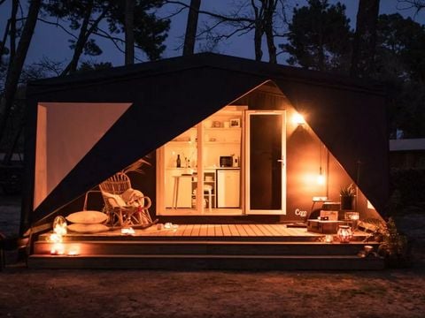 TENTE TOILE ET BOIS 4 personnes - Ecrin Cocoon Insolite 16m² (sans sanitaires) 2 chambres + Terrasse couverte 14 m²+ TV + Coin Cuisine 4 pers