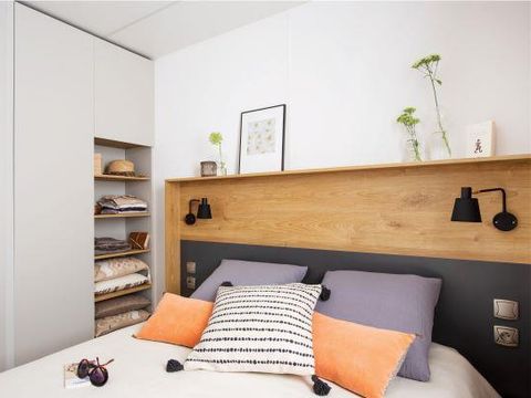 Mobilhome 6 personnes - Mobil-home LAURIER ROSE Premium (3 chambres) 33m2 - terrasse couverte 19m2+ LV + TV + Climatisation 1/7 pers