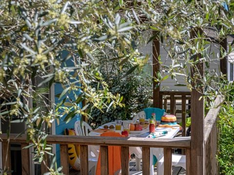 Mobilhome 4 personnes - Mobil-Home PIN PARASOL Standard 30m² (2 chambres) - terrasse couverte 8 m²- TV-NON CLIMATISE 4 pers