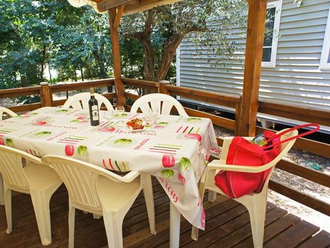 MOBILHOME 6 personnes - Mobil-home CYPRES Confort 29m² (3 chambres) - terrasse couverte 16 m² - TV + Climatisation 6 pers