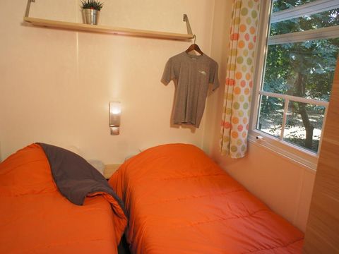 MOBILHOME 6 personnes - Mobil-home CYPRES Confort 29m² (3 chambres) - terrasse couverte 16 m² - TV + Climatisation 6 pers
