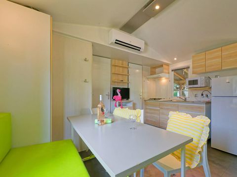 Mobilhome 6 personnes - Mobil-home CYPRES Confort 29m² (3 chambres) - terrasse couverte 16 m² - TV + Climatisation 6 pers