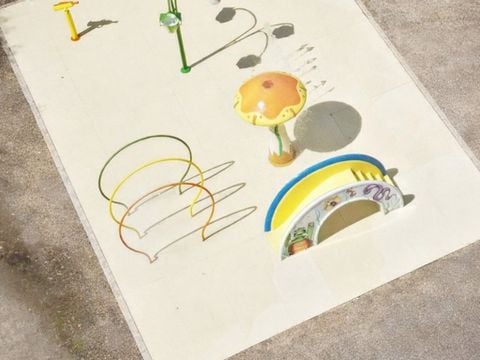 Flower Camping Le Mas de Mourgues - Camping Gard