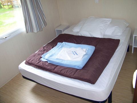 MOBILHOME 5 personnes - LOFT avec Terrasse couverte et climatisation (4 adultes maxi) - 2 Chambres.