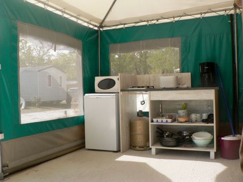Tente 4 personnes - ECO 2 chambres 18M2