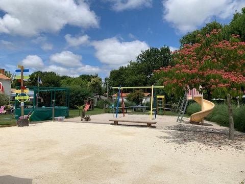 Camping Ushuaïa villages la Chesnays - Camping Gironde