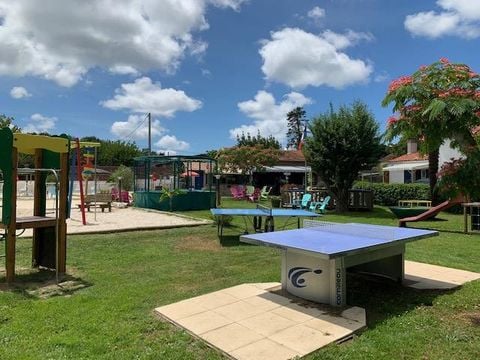 Camping Ushuaïa villages la Chesnays - Camping Gironde