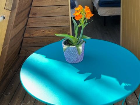 HÉBERGEMENT INSOLITE 2 personnes - Cabadienne - Tente bois 6 m²