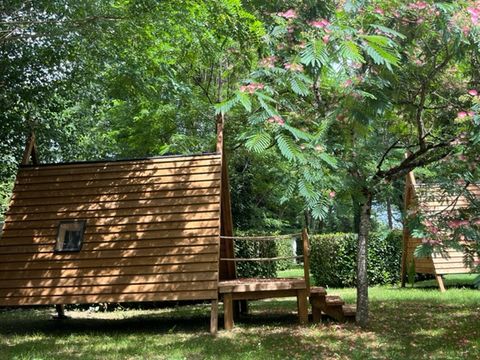 HÉBERGEMENT INSOLITE 2 personnes - Cabadienne - Tente bois 6 m²