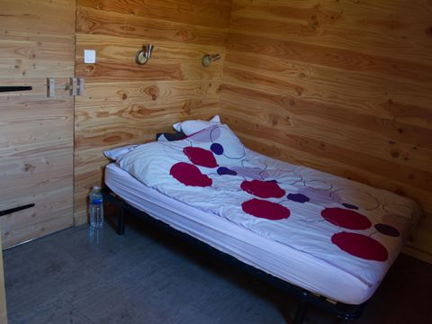 CHALET 4 personnes - Luxe jacuzzi, barbecue, son hifi