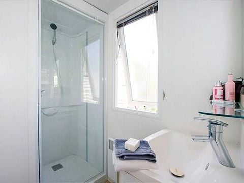 MOBILHOME 4 personnes - Mobil-home | Classic | 2 Ch. | 4 Pers. | Terrasse surélevée | Clim.