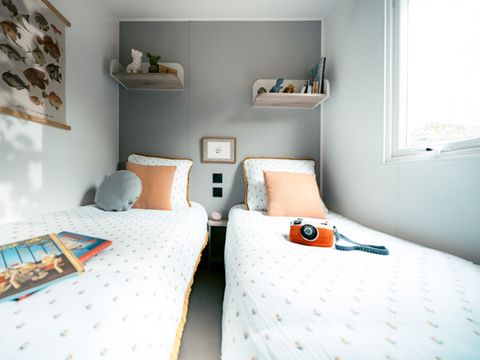 MOBILHOME 4 personnes - Loggia Confort 2 chambres terrasse intégrée + climatisation + TV