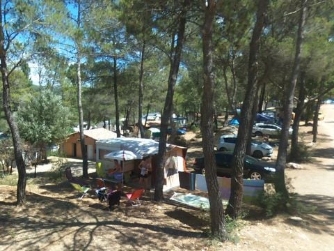Emplacement - Forfait Confort (electricité 10A) 2/6 pers