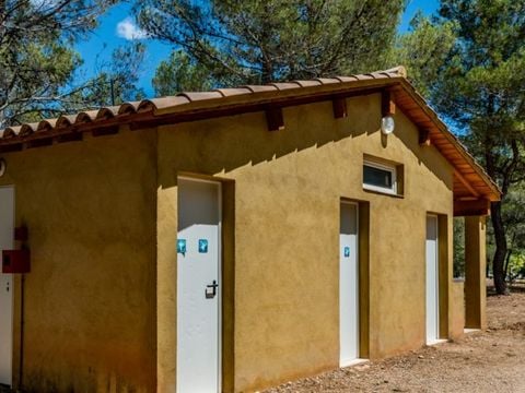 Emplacement - Forfait Confort (electricité 10A) 2/6 pers