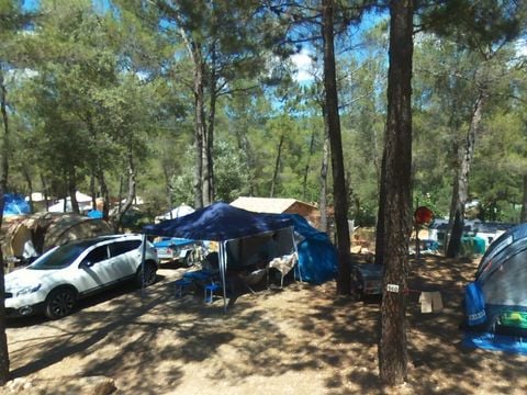 Emplacement - Forfait Confort (electricité 10A) 2/6 pers