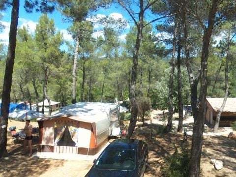 Emplacement - Forfait Confort (electricité 10A) 2/6 pers