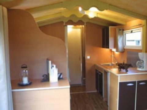 Hébergement 4 personnes - Roulotte Confort 17 m² 1 chambre - Avec sanitaire + Tonnelle extérieure - sans clim 1/4 pers