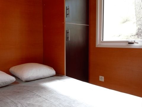 Hébergement 4 personnes - Roulotte Confort 17 m² 1 chambre - Avec sanitaire + Tonnelle extérieure - sans clim 1/4 pers