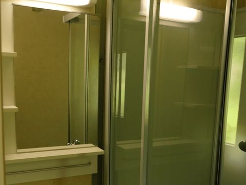 CHALET 8 personnes - Chalet Double Standard 35m² 4 chambres - sans clim 1/8 pers