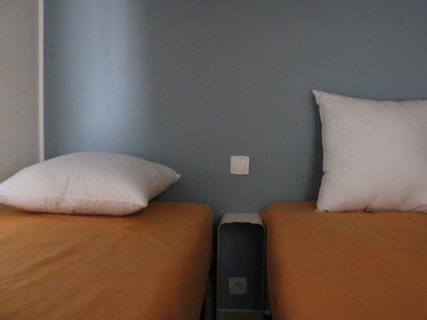MOBILHOME 8 personnes - MOBIL-HOME CONFORT SANS CLIMATISATION  3 chambres,  34 m² / 37 m²