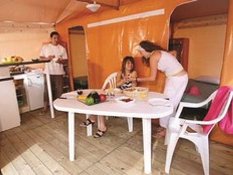 BUNGALOW TOILÉ 5 personnes - Privilège - sanitaires individuels à l'extérieur de l'hébergement