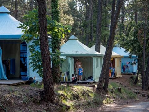 BUNGALOW TOILÉ 5 personnes - Campeur (sans sanitaires)