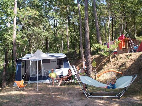 Emplacement - Emplacement 100 m² Caravane