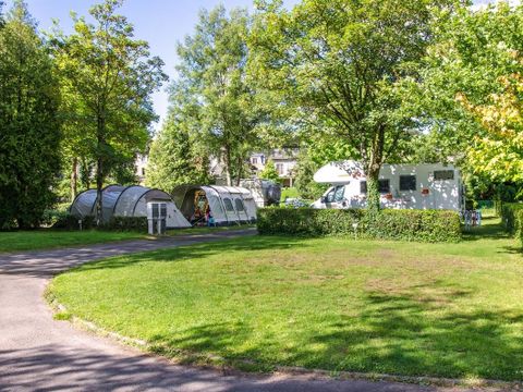 Emplacement - Forfait Nature : 1 voiture + 1 tente, caravane ou camping-car