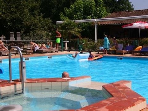 Camping La Fontaine du Roc - Camping Lot-et-Garonne