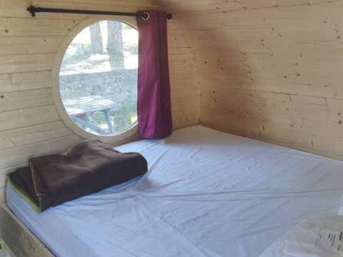 HÉBERGEMENT INSOLITE 2 personnes - Tonneau Hobbit - 1 Chambre
