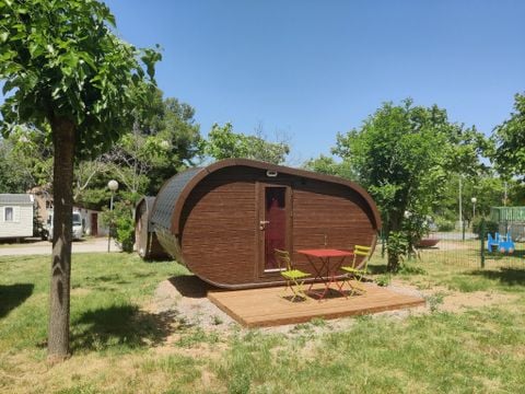 HÉBERGEMENT INSOLITE 2 personnes - Tonneau Hobbit - 1 Chambre