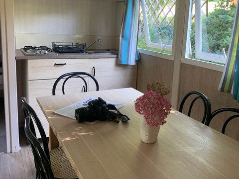 CHALET 5 personnes - Club (Option payante possible climatisation mobile) 