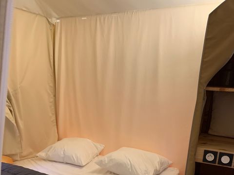 BUNGALOW TOILÉ 5 personnes - Lodge 31 m2 sans sanitaires ni douche (Toilettes privatifs derrière Bungalow)