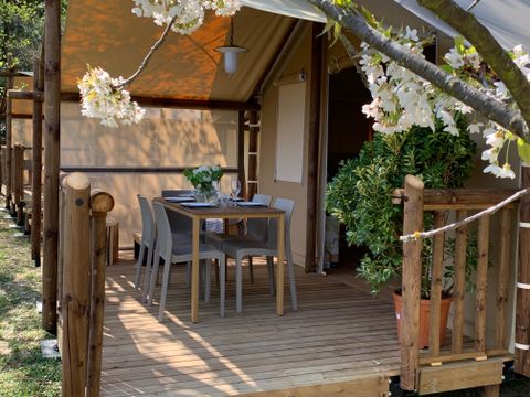 Bungalow toilé 5 personnes - n°6 bis Lodge 31 m² sanitaire privatif (Toilettes + Vaisselle)
