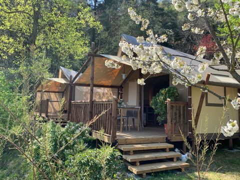 Bungalow toilé 5 personnes - n°6 bis Lodge 31 m² sanitaire privatif (Toilettes + Vaisselle)