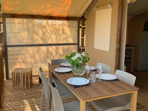 Bungalow toilé 5 personnes - n°6 bis Lodge 31 m² sanitaire privatif (Toilettes + Vaisselle)