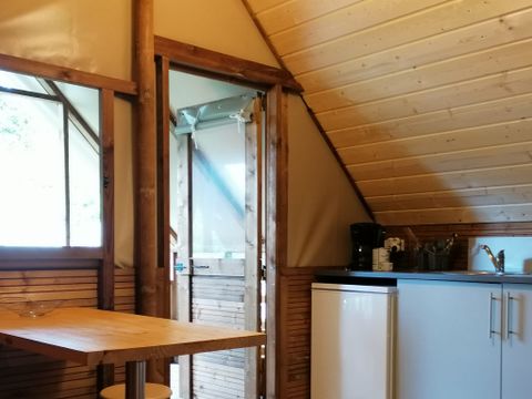 Bungalow 4 personnes - Toile et bois n°7 Ecureuil 29 m² semi confort
