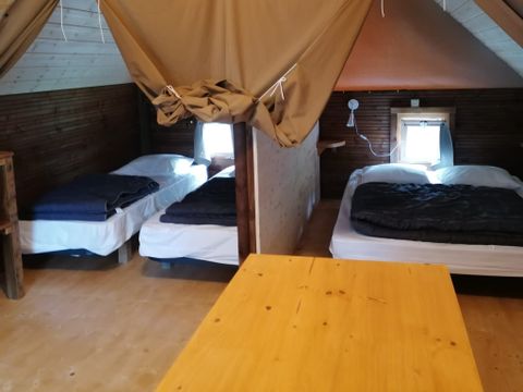 Bungalow 4 personnes - Toile et bois n°7 Ecureuil 29 m² semi confort