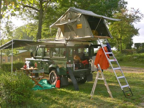 Emplacement - Emplacement de camping (Tente + voiture ou Caravane ou Camping Car)